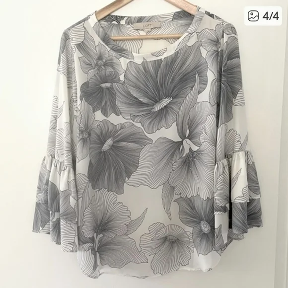 Loft Bell Sleeve Floral Blouse Top Medium - Picture 2 of 8